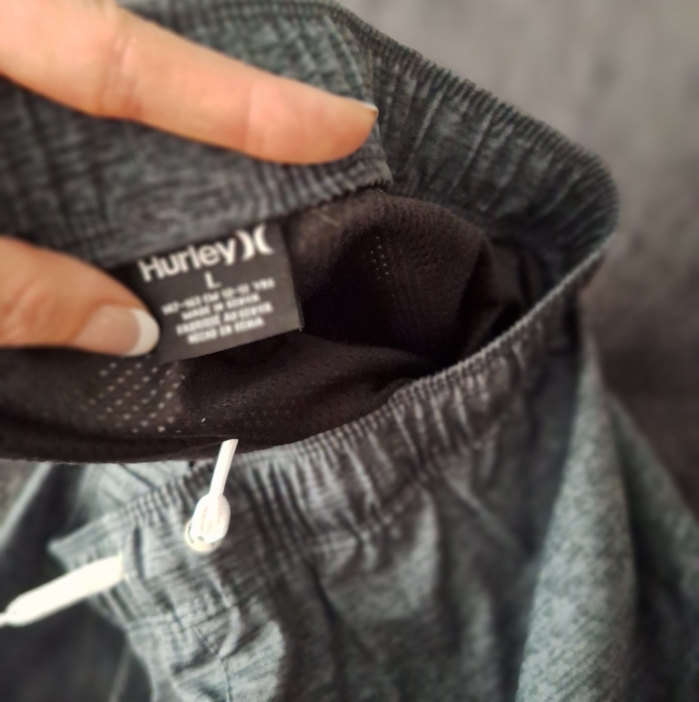 Hurley Boys Swim Trunks & Rash Guard - Picture 2 of 6
